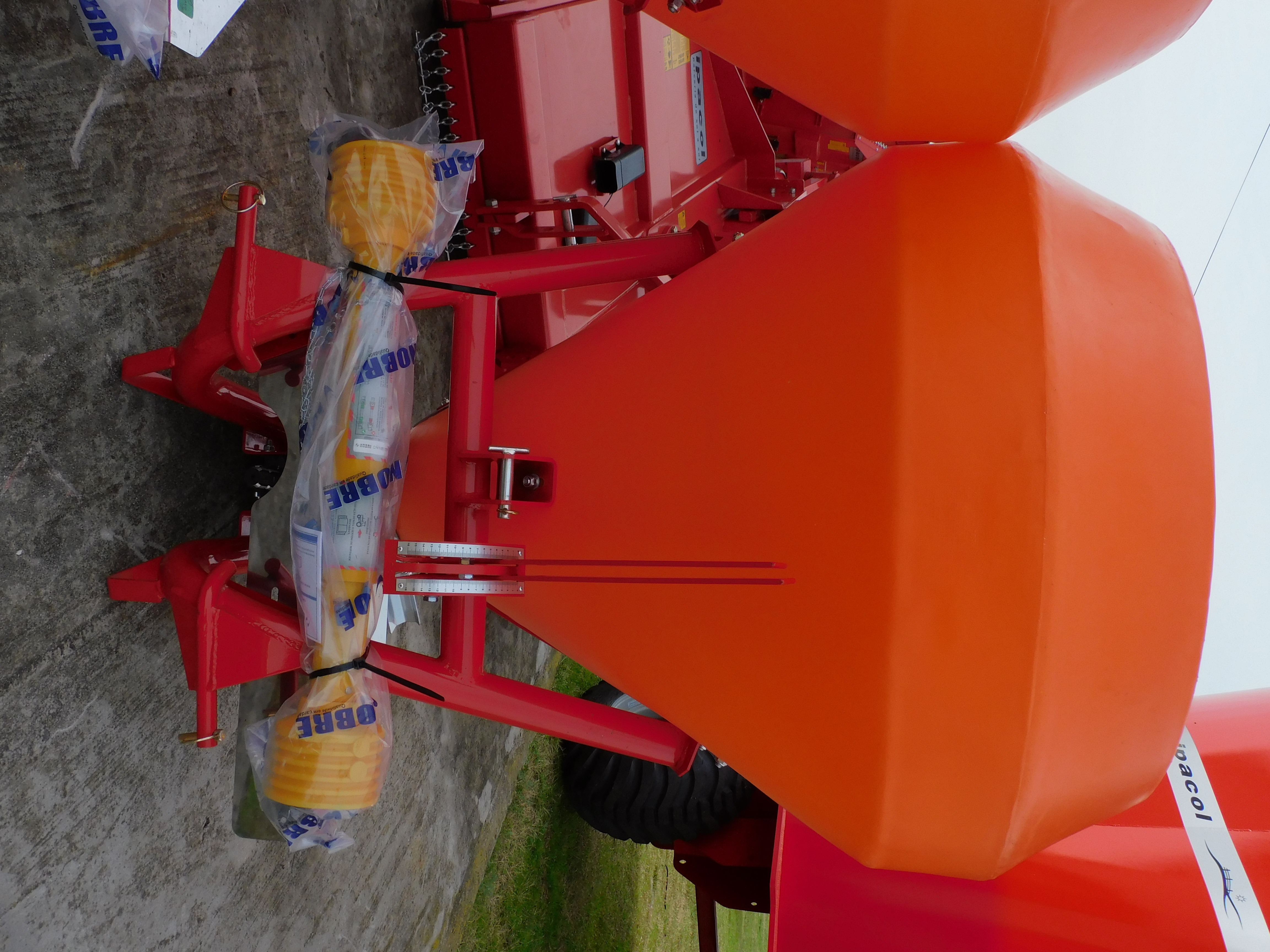 FERTILIZADORA IPACOL DFD 600