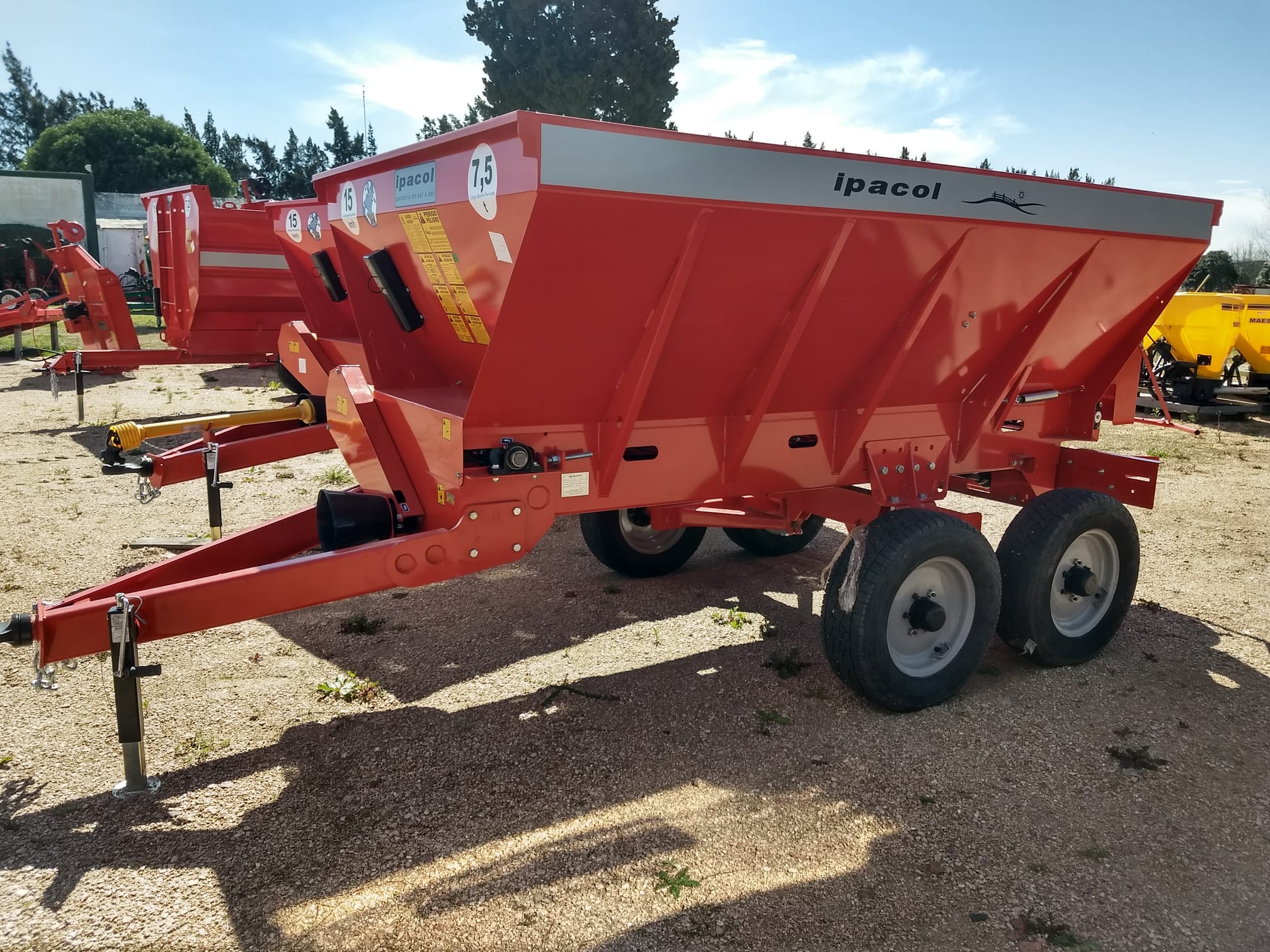 DISTRIBUIDOR DE ABONO ORGÁNICO DSE 7.5
